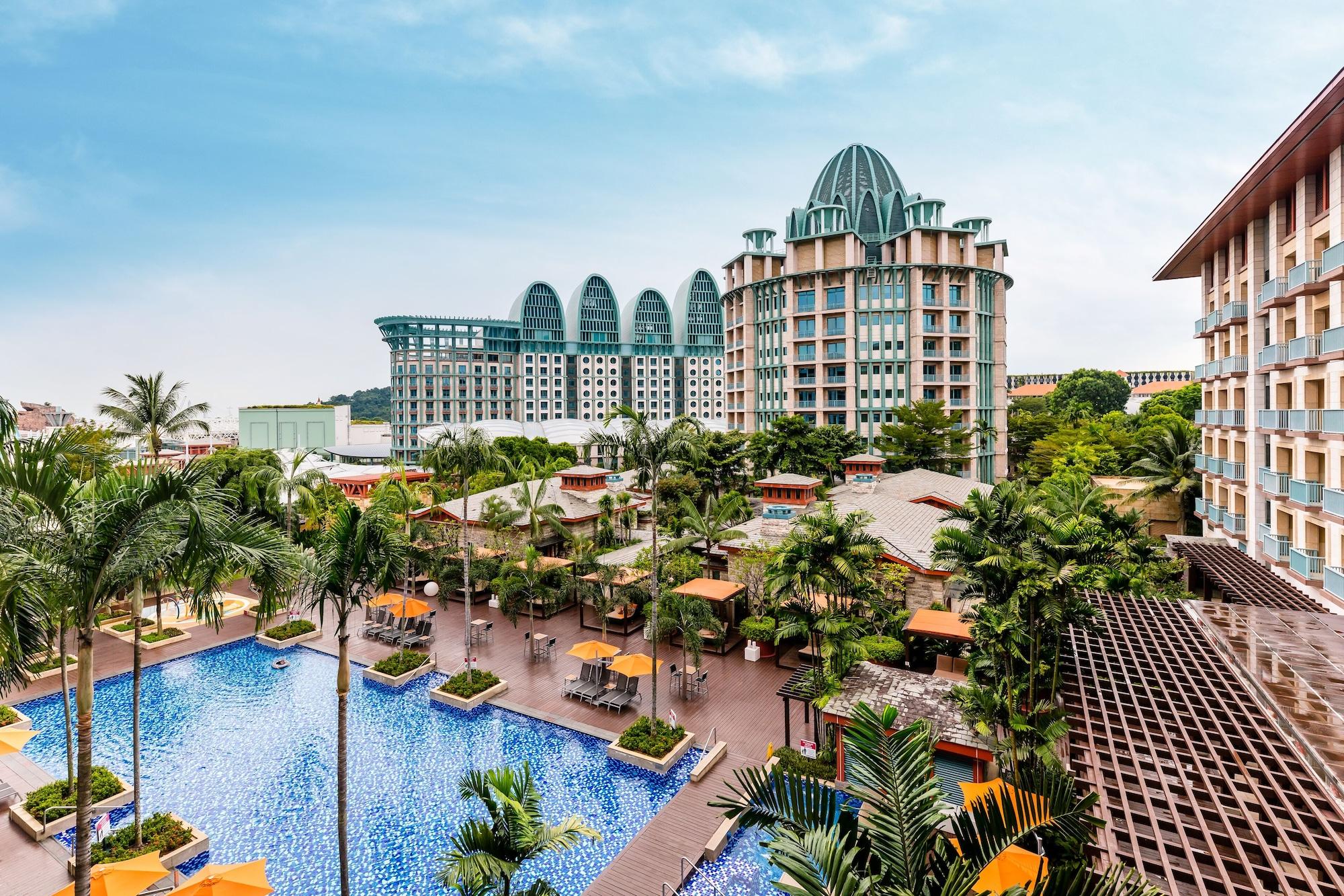 Resorts World Sentosa - Festive Hotel Singapore Eksteriør billede The resort's main pool