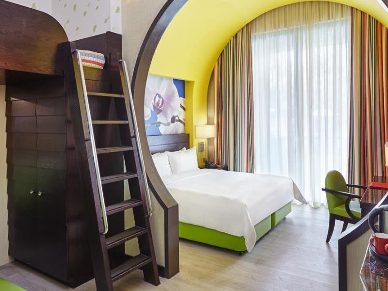 Resorts World Sentosa - Festive Hotel Singapore Eksteriør billede A room at the hotel